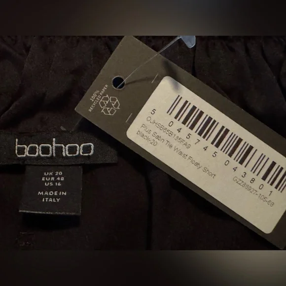 Boohoo PLUS SATIN TIE WAIST FLOATY SHORT Black - Picture 7 of 7